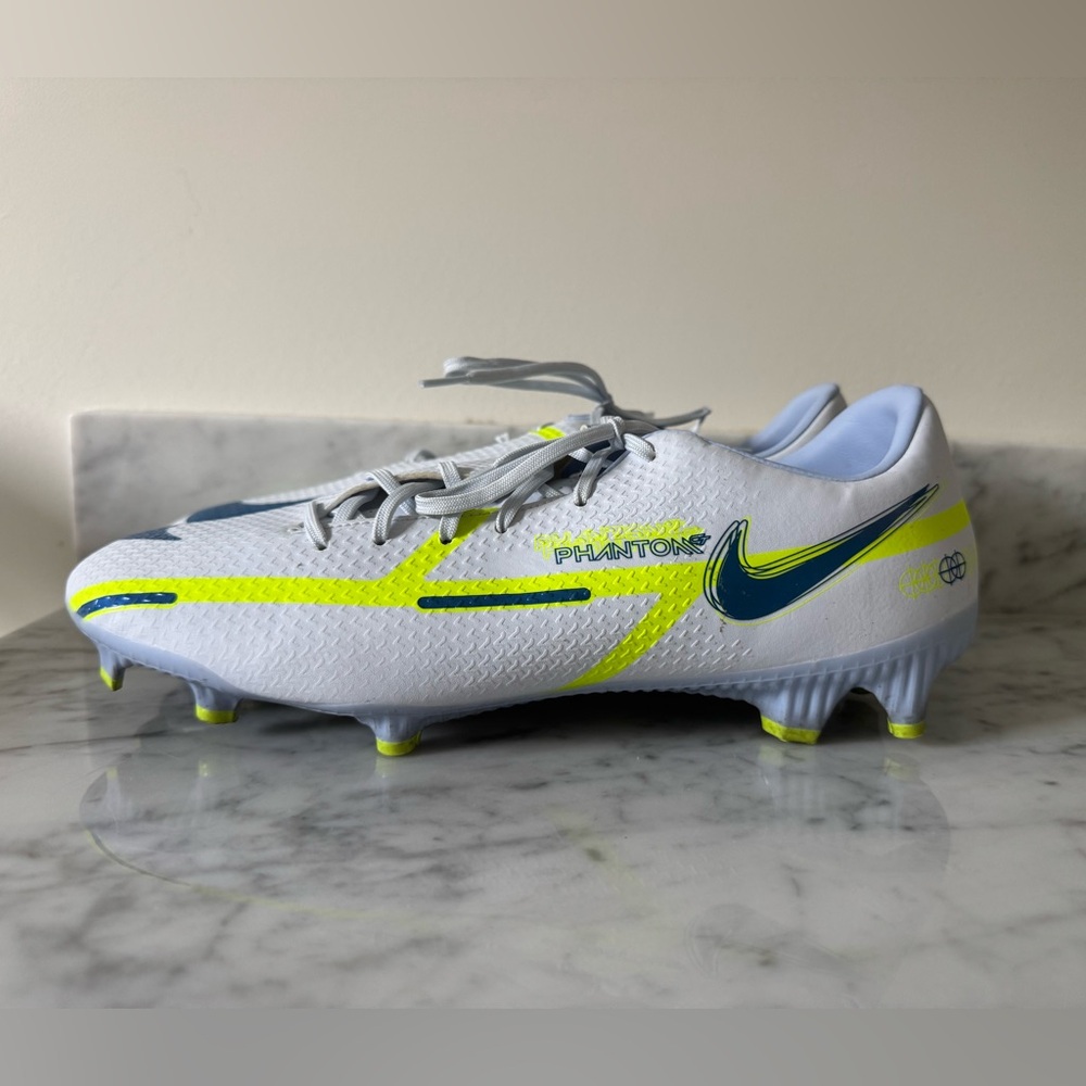 NIKE PHANTOM GT2 ACADEMY Men’s Cleats